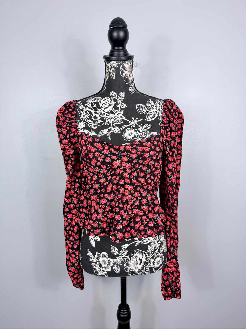 NWT Miami Francesca’s collection puff sleeve rose peplum crop top size medium